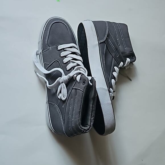 Airwalk gray Men  shoes sneakers high top Size 8.5 - Picture 2 of 9